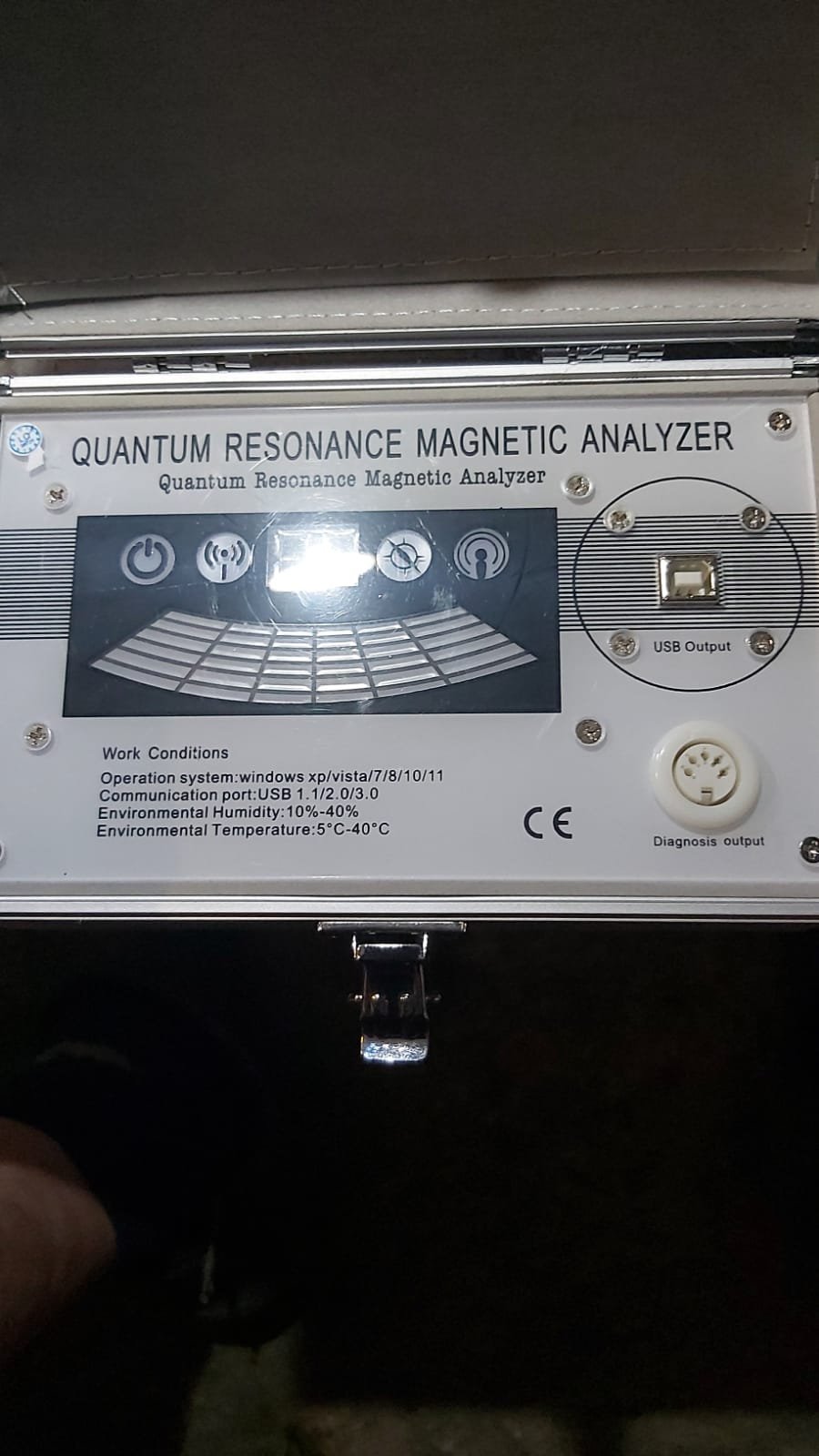 Quantum Scanner device MK-004 with hand sensor for health analysis in modern clinic setting