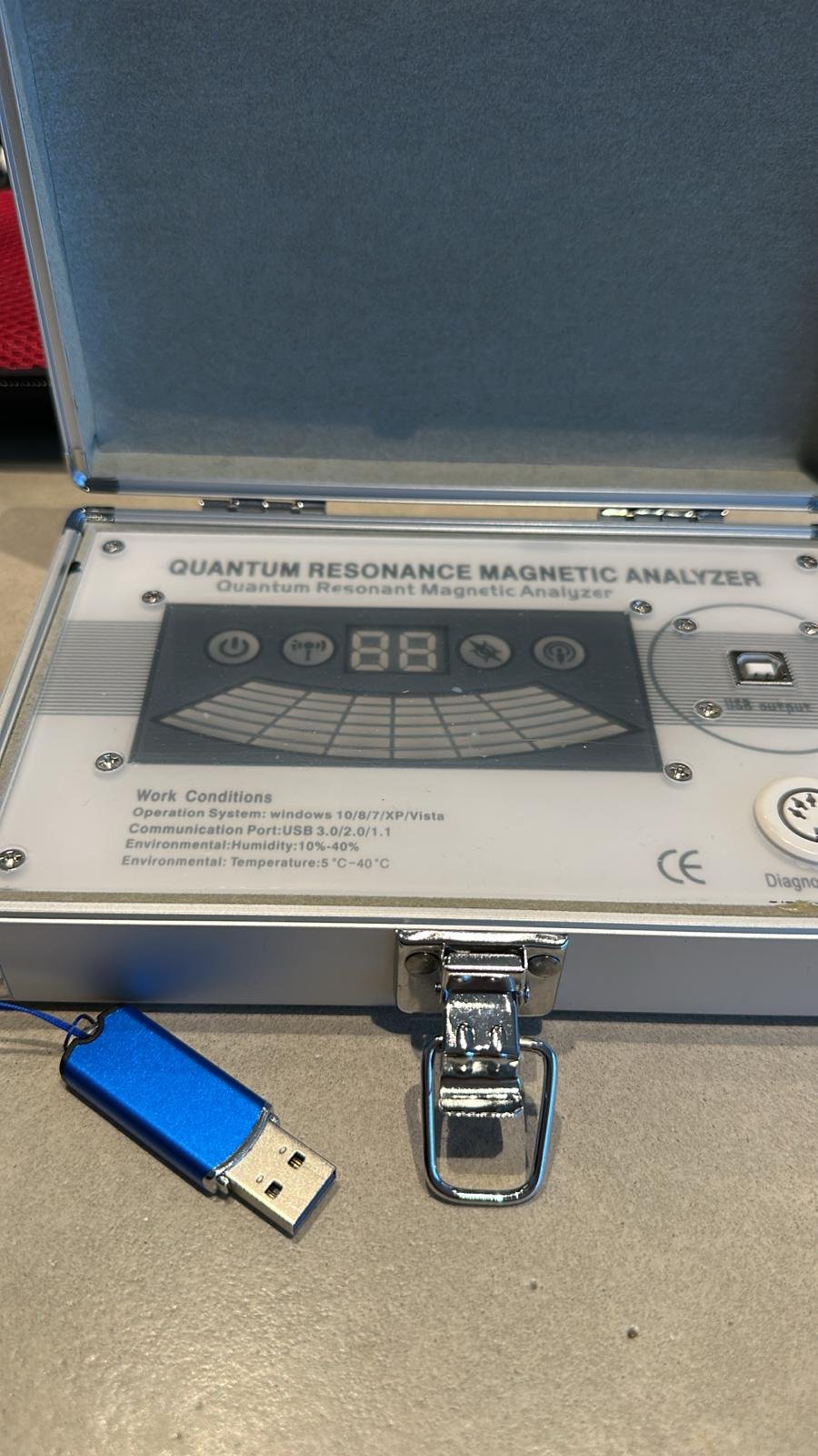 Quantum Scanner device MK-004 with hand sensor for health analysis in modern clinic setting